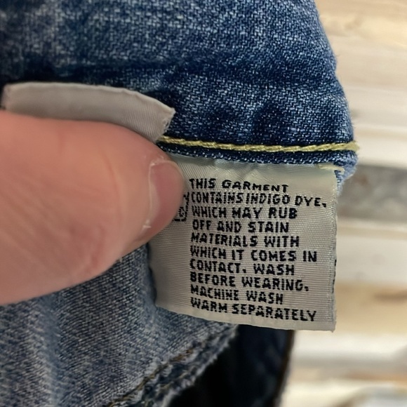 Union Bay size 5 Blue Denim Mid-rise 3” Inseam Shorts with Button Back Pockets - Picture 10 of 11